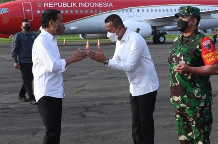 Kunjungan Presiden Jokowi Ke Nias, Bagikan Bansos dan Tinjau infrastruktur