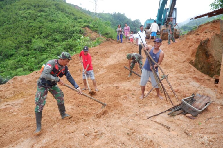 Walaupun Cuaca Tak Bersahabat, Satgas TMMD Kodim 0211/TT Terus Gass Pembangunan Jalan