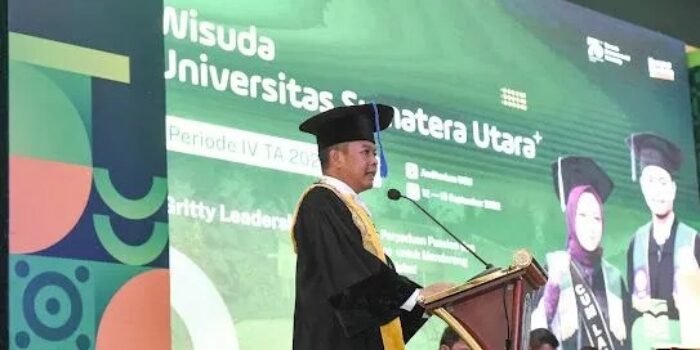 Rektor USU Lantik Sebanyak 3.180 Lulusan