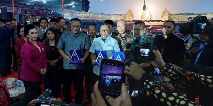 Dr. Yanto Pejabat MA Jadi Dalang di Festival Mie Bakso