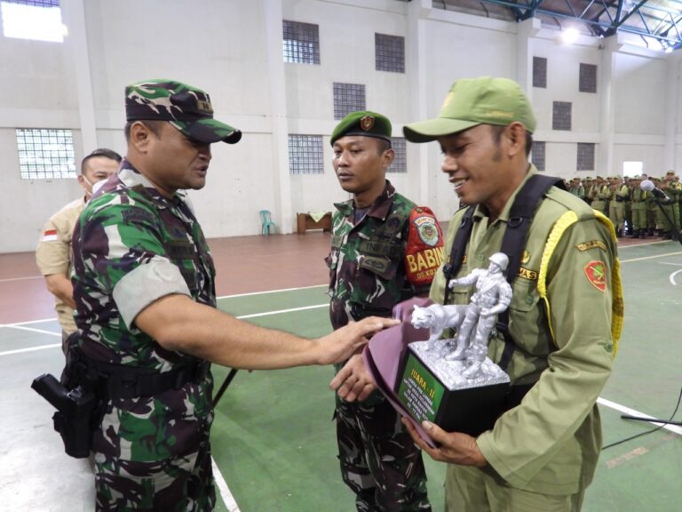 Peringati Hut TNI, Dandim 0613/Ciamis Buka Perlombaan PBB antar Linmas Sekota Banjar