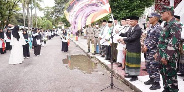 Walkot Tanjungbalai Melepas Peserta Pawai HUT Santri Nasional Tahun 2022