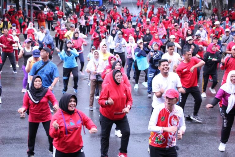 CFD Medan Disemarakkan Peringatan World Walking Day 2022