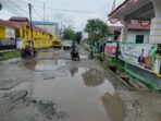 Miris, Jalan Sekitaran Kantor Pemerintahan dan Kantor Parpol di Tanjungbalai Rusak Parah