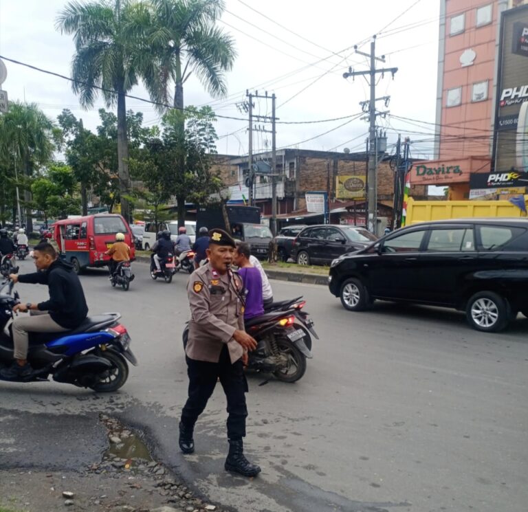 Pos Padat Pagi Personil Polsek Tuntungan Ciptakan Rasa Aman