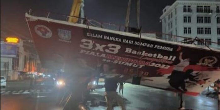 Pemko Medan Bongkar 4 Billboard Tanpa Izin