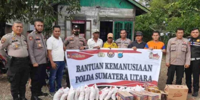 Peduli Korban Banjir, Polres Madina Salurkan Bantuan