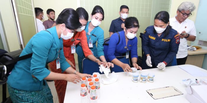 Polda Sumut laksanakan Tes Urine di Bandara Udara Internasional Kualanamu ( KNO) Jelang Nataru