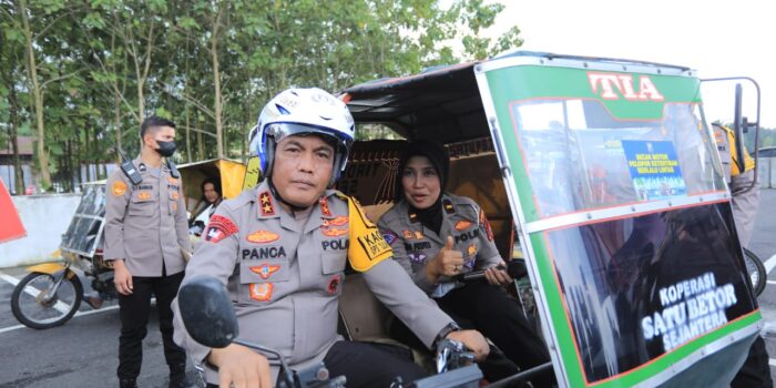 Kapolda Sumut Bawa Becak Bermotor Ajak Masyarakat Tertib Lalu Lintas