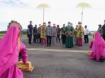 Wakil Presiden RI KH Maruf Amin di Sambut Tarian Tepak Sirih Di Bandara FL Tobing