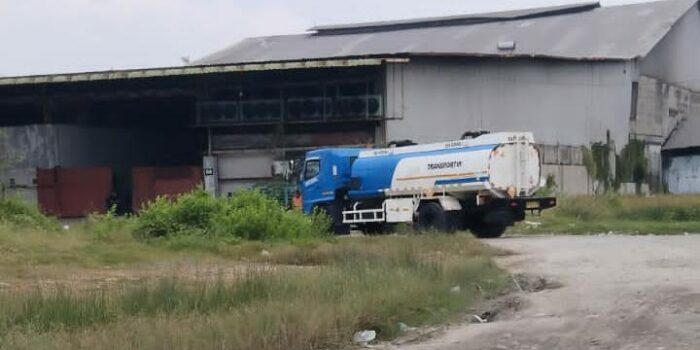 Diduga Tidak Ada Izin, Mobil Tangki Pengangkut Solar Masuk ke Gabion Belawan