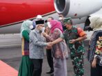 Pangdam I/BB Bersama Forkopimda Tapteng Sambut Wapres RI di Bandara FL Tobing