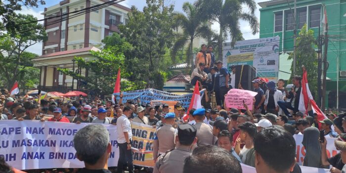 Ini Tujuh Tuntutan Pendemonstrasi di Kantor Gubernur Sumsel