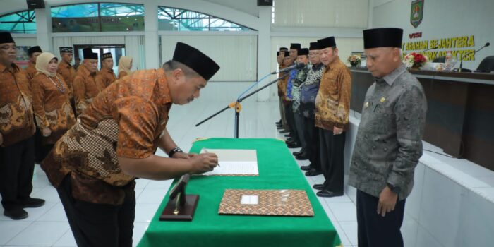 Bupati Surya Lantik Pengurus PWRI Masa Bhakti 2023 – 2027