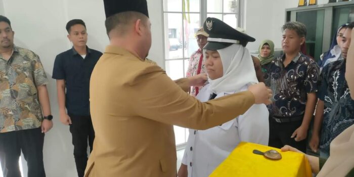 Camat Perbaungan Lantik Ica Citra Sari Jadi Pj. Kades Sei Buluh