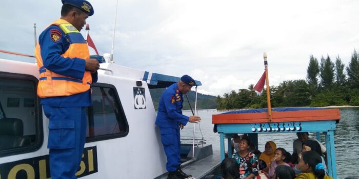 Patroli Polairud Ketupat Toba 2023 Jaga Keselamatan Liburan di Pantai Poncan