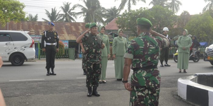 Kunjungi Kodim 0309/Solok, Danrem 032/Wirabraja Berikan Arahan Ke Personil Dan Persit