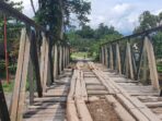 Respon Keluhan Warga, Dinas PUPR Sulbar Tinjau Jembatan Rusak di Bonehau