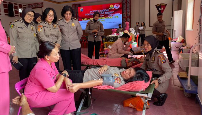 Sambut HUT Ke 75, Gabungan Polwan Polda Sumut Gelar Donor Darah