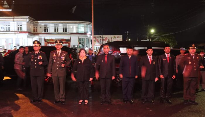 Kapolres Tanah Karo AKBP Wahyudi Rahman Pimpin Upacara Apel Kehormatan dan Renungan Suci di Makam Pahlawan