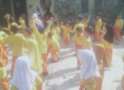 Keseruan Siswa/Siswi TK Al-Inayah Bandung saat Senam Bersama