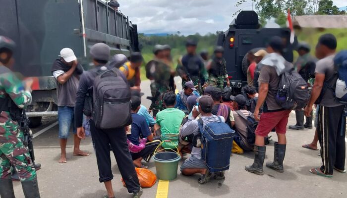 TIM Gabungan TNI Berhasil Evakuasi dan Selamatkan Masyarakat dari Pembantaian KST Papua