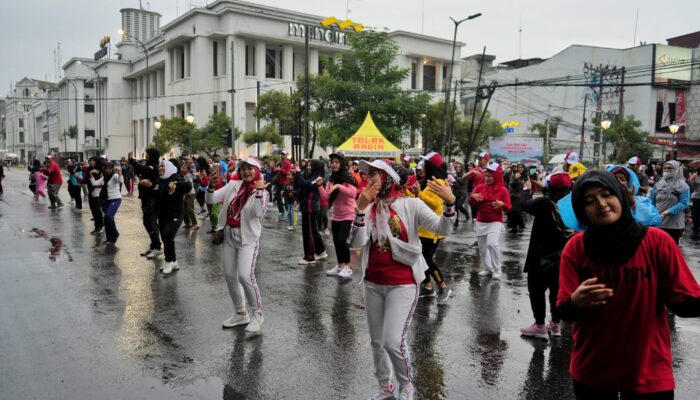 CFD Medan Dimeriahkan Dengan Lomba Senam Hajar Serangan Fajar