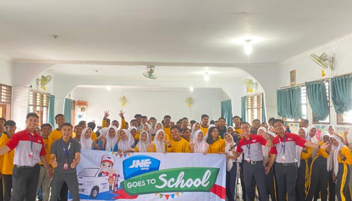 JNE Siapkan Siswa SMK Negeri 1 Tebing Tinggi Hadapi Revolusi Industri 4.0