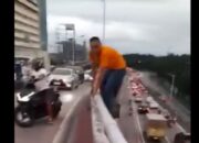 Viral Upaya Bunuh Diri, Seorang Pria Lompat di Flyover Citraland