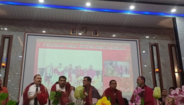 Kemuliaan Natal dan Semangat Kekeluargaan di STIKes Senior Medan