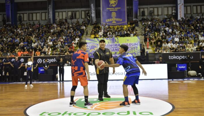 Tip Off Laga Pembuka IBL 2024, Menpora Dito Apresiasi IBL 2024 Banyak Lakukan Terobosan