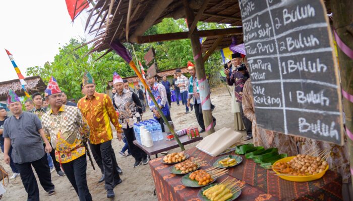 Pertama di Sergai, Bupati dan Wabup Resmikan Tempat Jajanan Khas Banjar