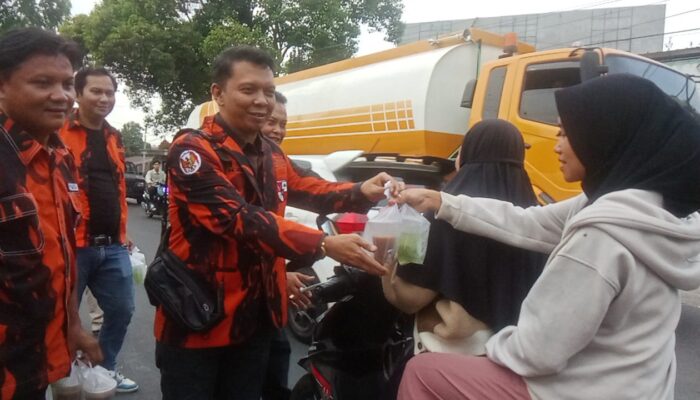 Solidaritas Ramadan: PAC PP Medan Tuntungan Berbagi Berkah di Jalan Jamin Ginting