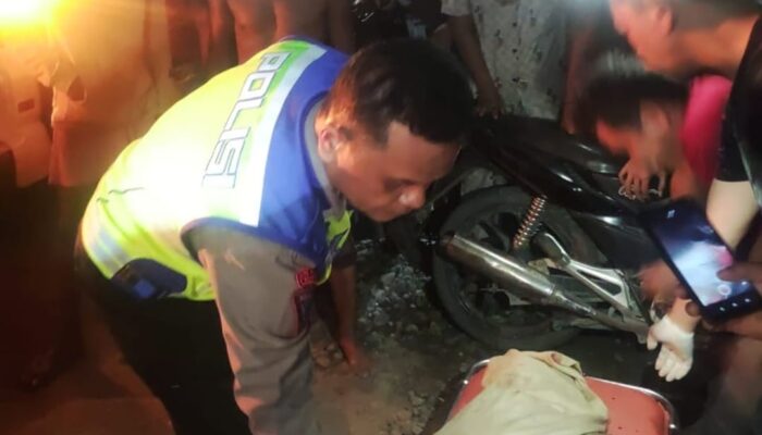 Kereta Api Tabrak Minibus, 2 Lansia Meninggal, 3 Warga Terluka