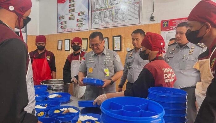 Kunjungi Rutan Medan, Kadiv PAS Monitoring Dapur Sehat