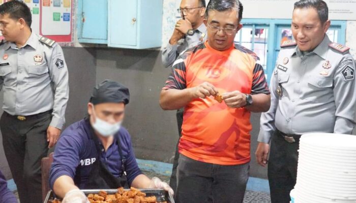 Kepala Kanwil Kemenkumham Sumut Puji Kualitas Makan Malam di Rutan Kelas IIB Balige