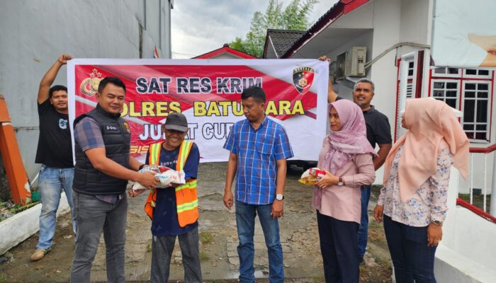 Polres Batu Bara Tak Kenal Lelah, Bantu Warga Miskin Melalui Jumat Curhat