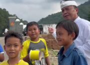 Sekda Jabar Main Langlayangan bersama Anak-anak, Warganet Bilang Begini