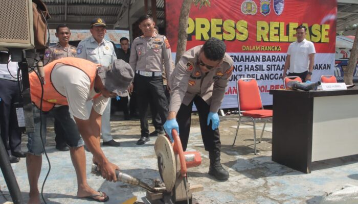 Sat Lantas Polres Sergai Musnahkan 497 Knalpot Brong Hasil Sitaan Operasi Patuh Toba 2025