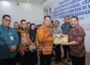 4.900 Pekerja Rentan di Asahan Terima Kartu BPJS Ketenagakerjaan dari Wakil Bupati Rianto