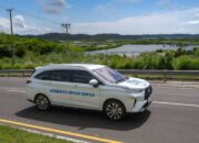 Toyota Veloz Hybrid EV melintasi jalur lintas pulau dalam ekspedisi Lintas Nusa 2025