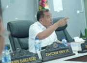 Bupati Karo Antonius Ginting mengikuti Panen Raya dan Pengumuman Swasembada Pangan Nasional bersama Presiden Prabowo Subianto secara virtual dari Karo Command Center.