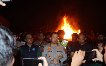 Kapolrestabes Medan Jean Calvijn Simanjuntak memimpin operasi gabungan penertiban narkoba dan judi di kawasan Jermal, Kota Medan, Sumatera Utara.