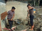 Brimob Sumut Bersihkan Lumpur dan Salurkan Air Bersih untuk Warga Tapanuli Tengah