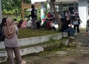 WP Antre sambil Berdiri di Loket Arsip Kendaraa Samsat Garut, Ipda Cakra Bilang Begini
