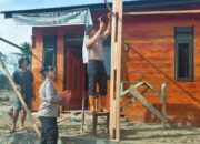 Bersama Warga Bangun Kembali Desa, Brimob Batalyon C Hadir di Lokasi Huntara