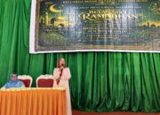 Istri Alm Bisnar Sitepu memberi sambutan pada santunan anak yatim di Balai Sebayak Medan