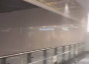 Asap tebal memenuhi area dalam Palembang Indah Mall (PIM) saat terjadi kebakaran di salah satu restoran makanan Jepang, Sabtu (30/5/2026).