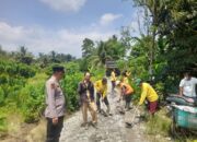 Tanggap Bencana, Polsek STM Hulu Bantu Aktifkan Jalur Alternatif Bersama Masyarakat