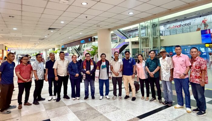 Ketum SMSI Firdaus Tiba di Sumut, Pengurus Daerah Sambut di Kualanamu